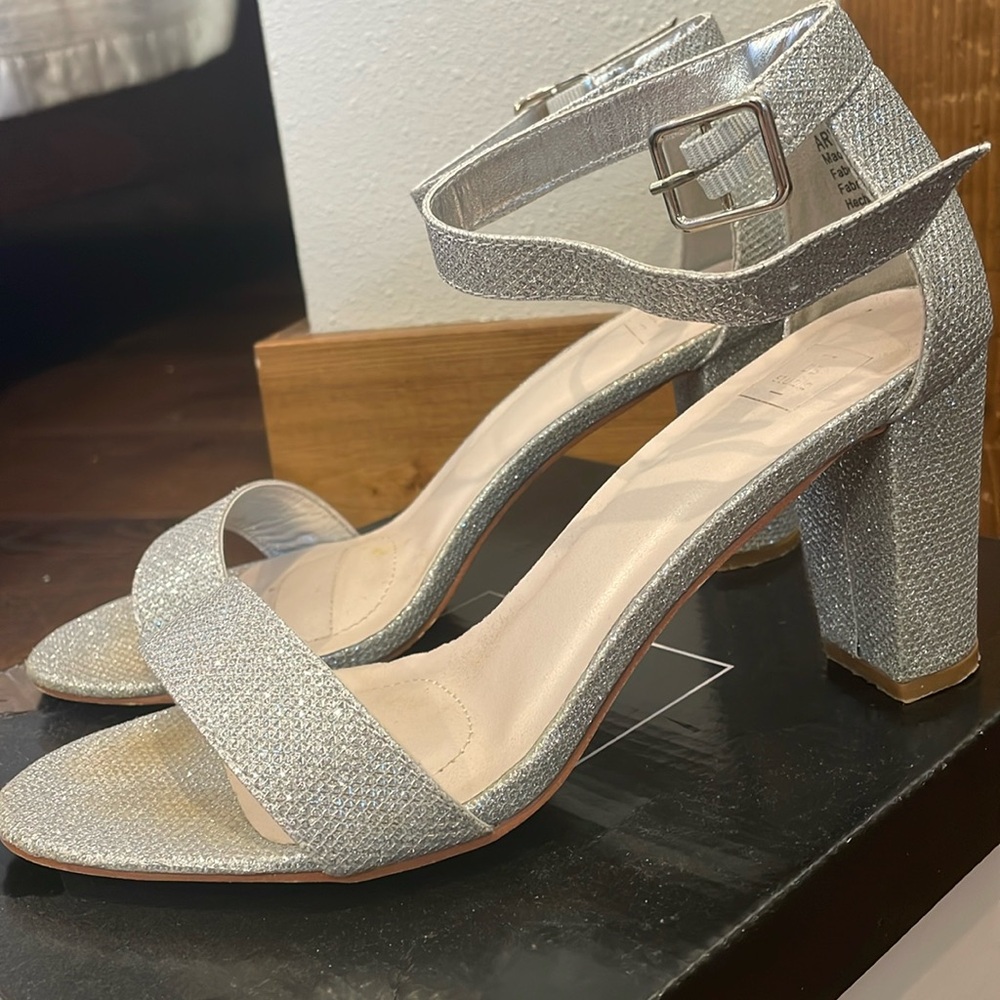DB Studio Dress Heels size 5.5